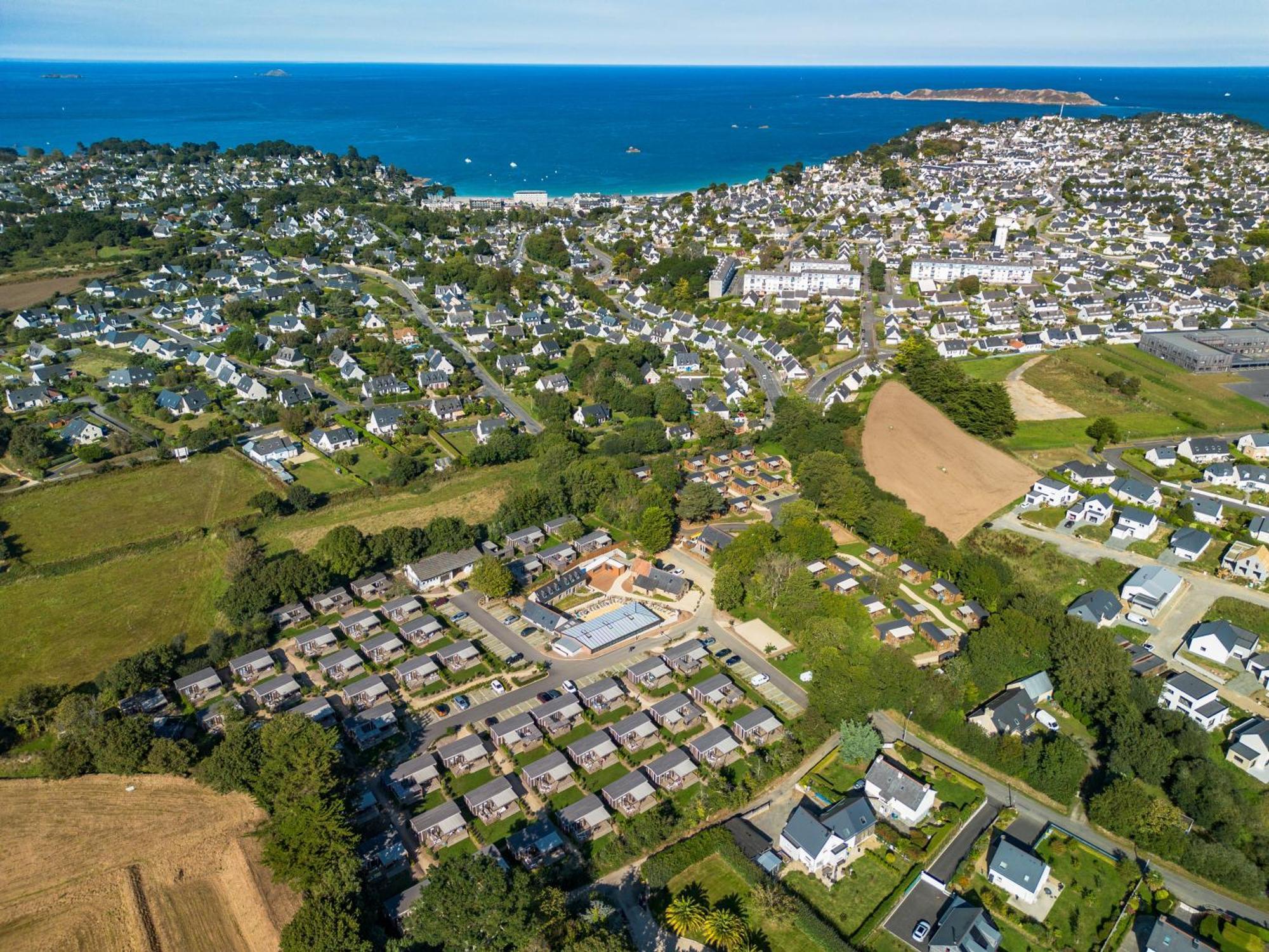 Camping Maeva Respire Le Village Perrosien Exterior foto